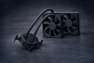 Kapalinový chladič CPU s dvěmi ventilátory